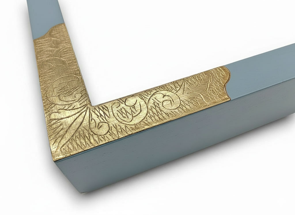 Lucio 70 Couleur angles gravés or